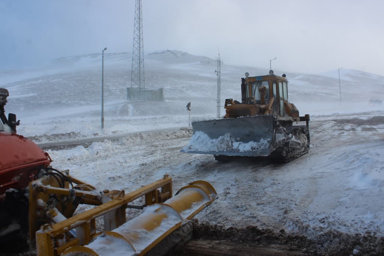 برف و کولاک 20 درصد از راه هاي روستاي آذربايجان شرقي را مسدود کرد