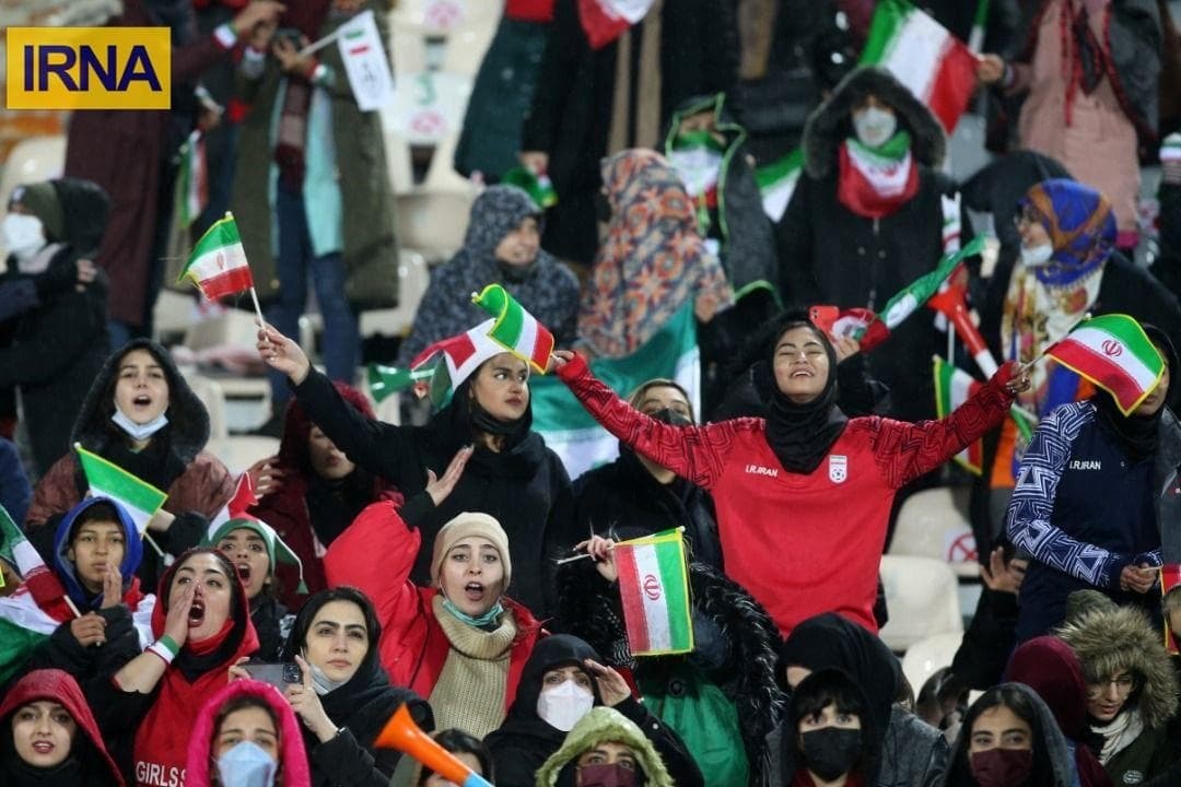 ورود زنان به ورزشگاه آزادي (عکس) 